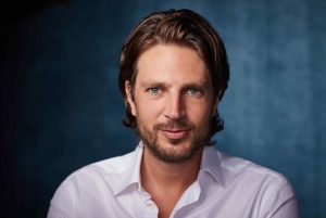 Renze Klamer geschorst door SBS 6 na schokkende Hazes-actie!